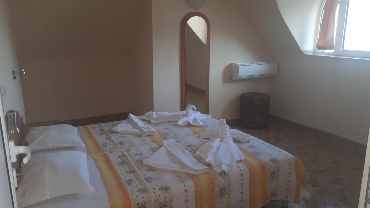 Palace Ξενοδοχείο 3*
